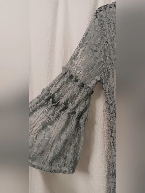 EUC Sundance Lihgt Gray Lace Dress Size M - Picture 2 of 12